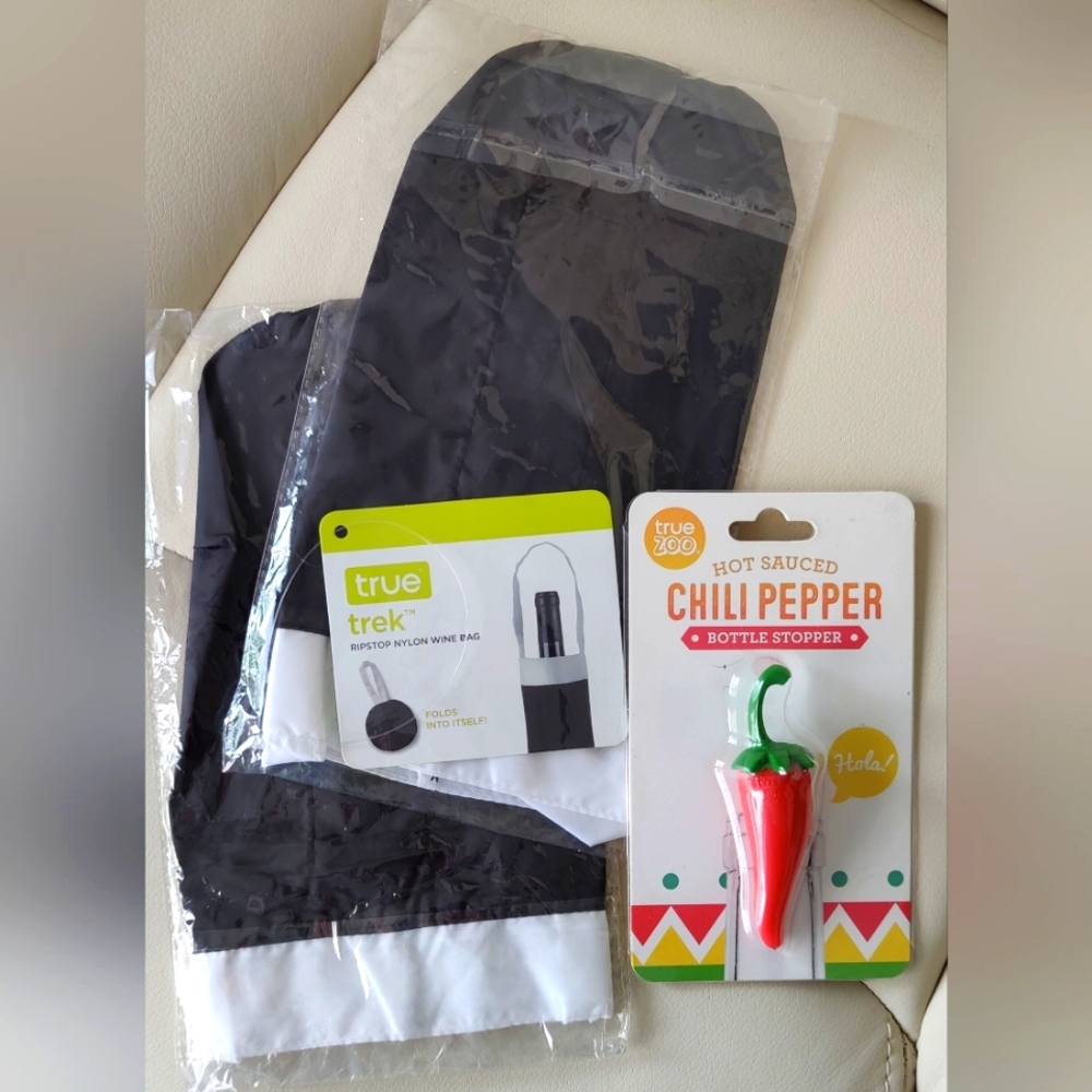 **BUNDLE ONLY** Set of 2 Nylon Wine Bags and Chili Pepper bottle stopper